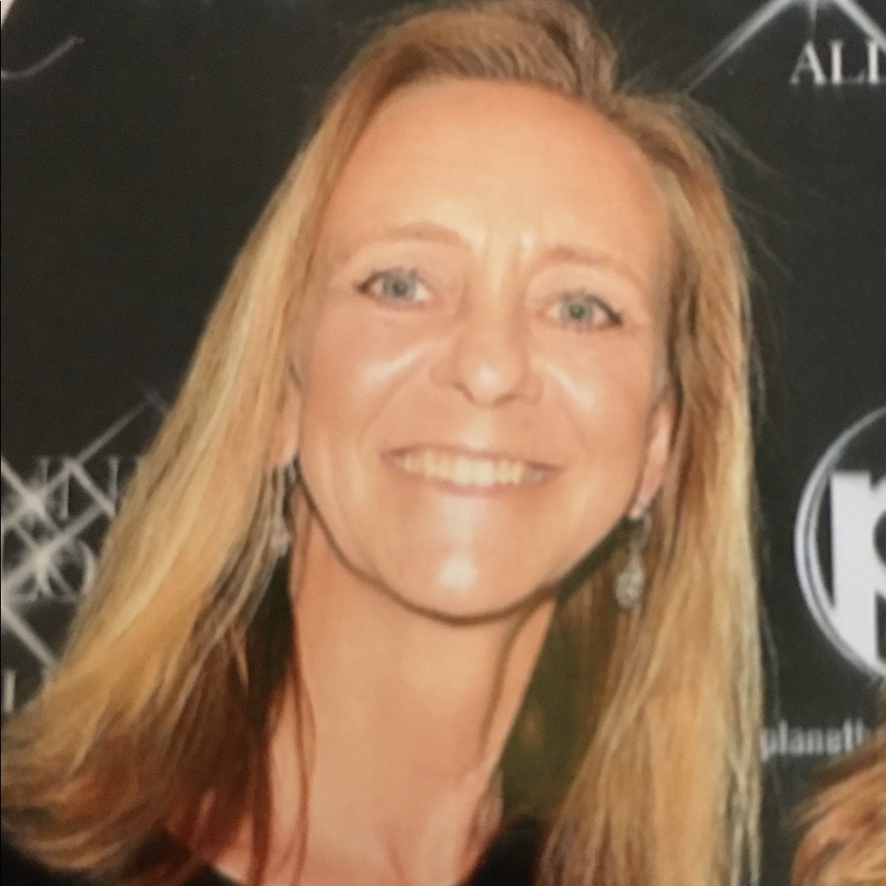 Meet your Posher, Adrienne